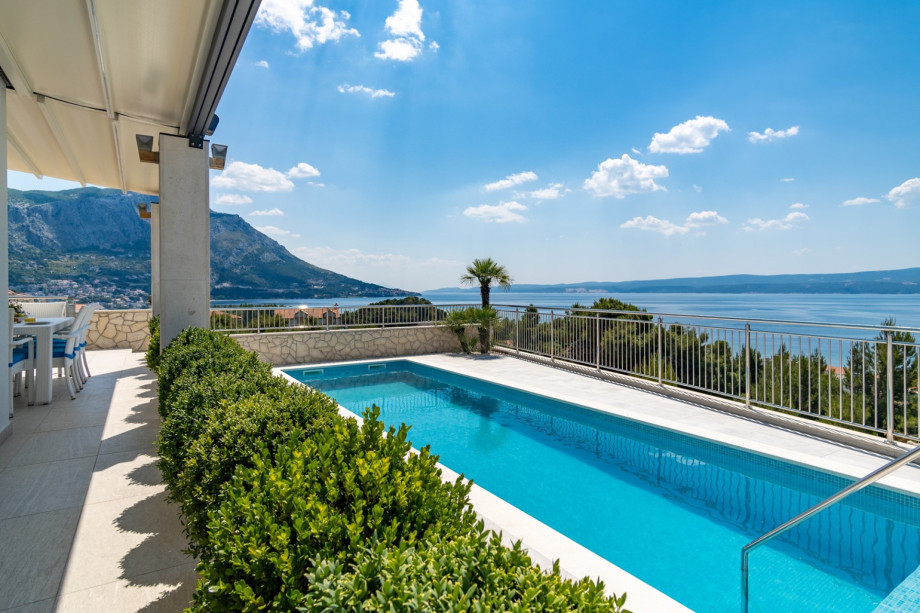 A heated private swimming pool 10m x 3m that has a counter-current swimming program and hydro-massage