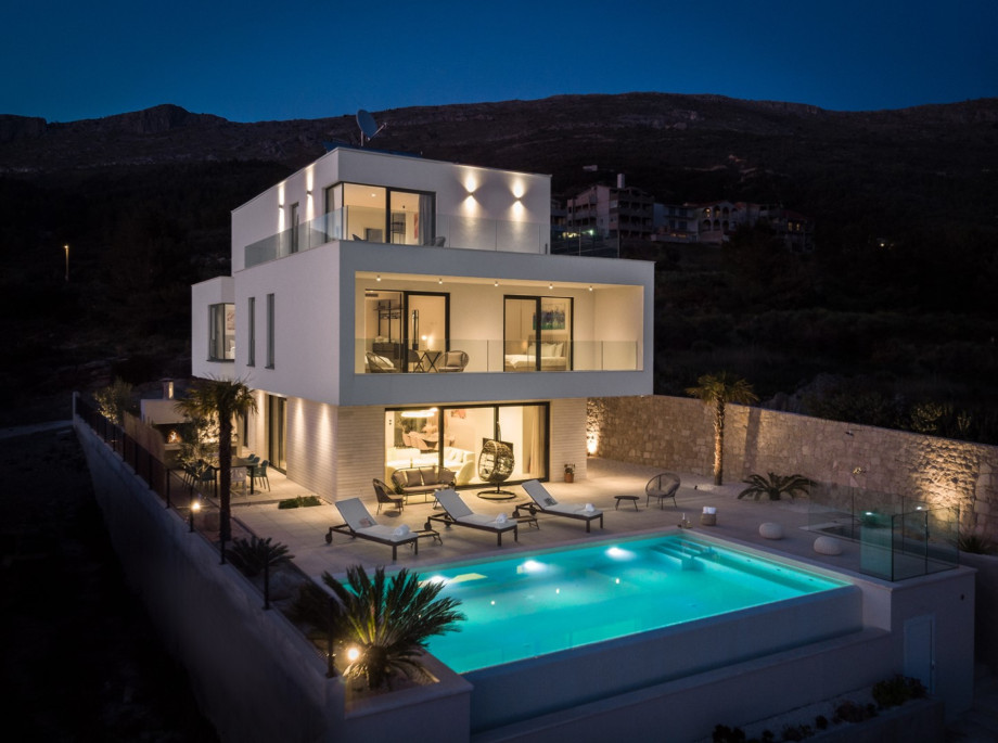 Stunning sea and island views, perfect views from morning till evening