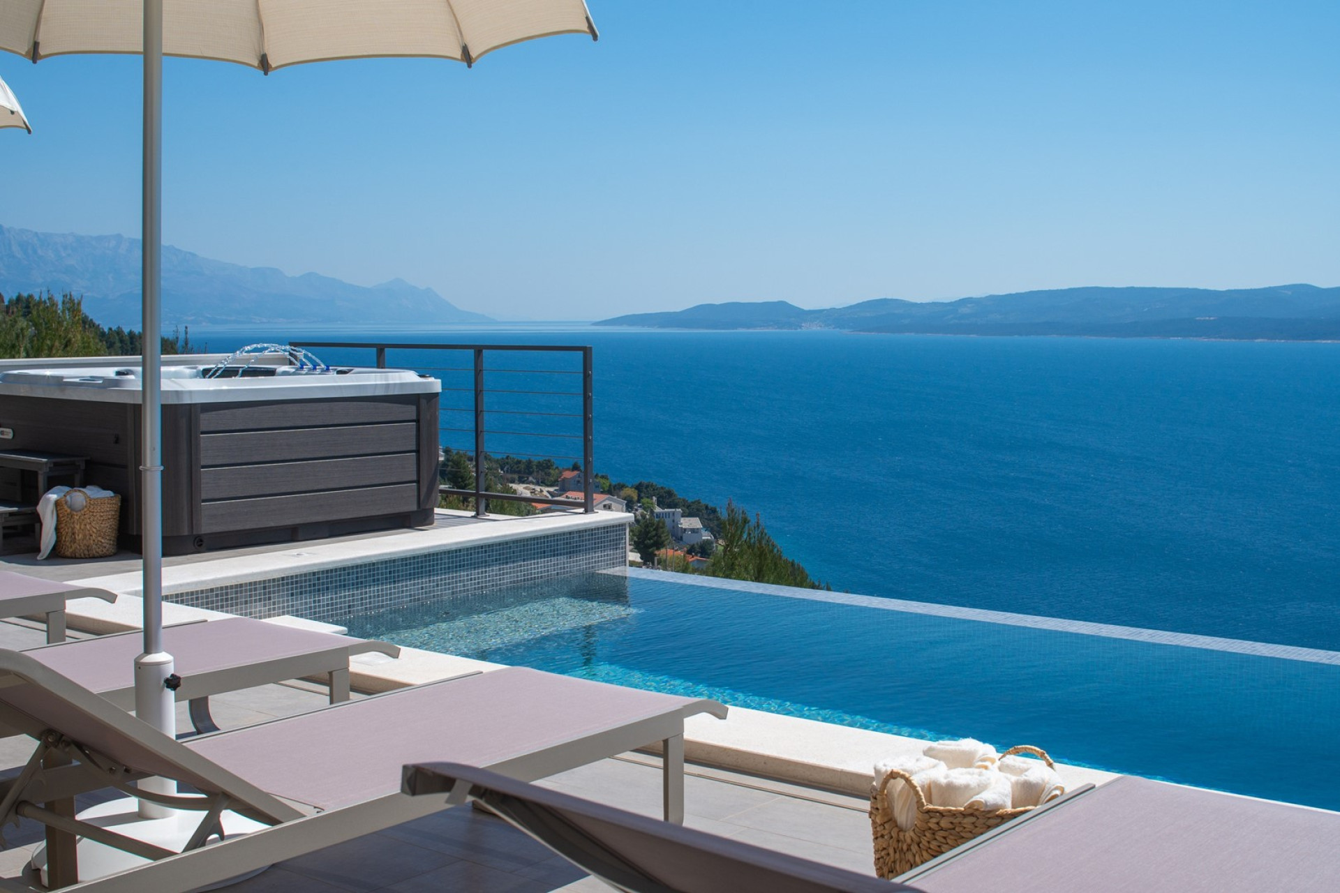 Seaview Villa Aria