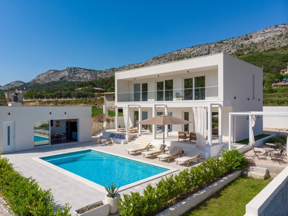 Peaceful and relaxing environment that you will enjoy and will give you the perfect excuse to relax