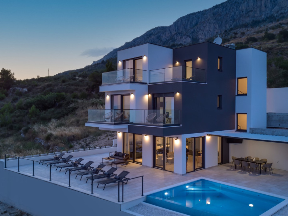 Seaview villa Marila